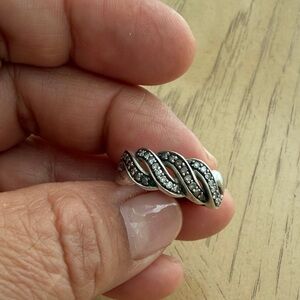 Elegant Diamond Silver and Black Twisted Ring